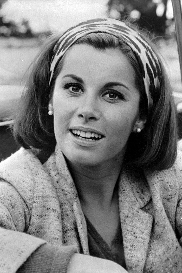 Stefanie Powers as Sabrina Longworth / Stephanie Roberts in Deceptions