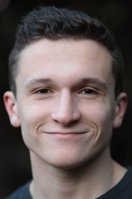 Jean-Baptiste Fonck as Romain in La Déesse aux cent bras