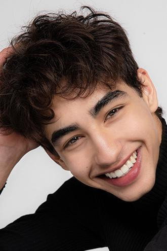 Alí Dia as Hassan in Uncle Trouble +2