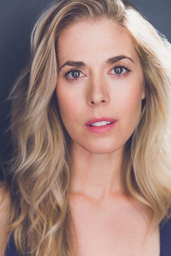 Lucy Owen as Sharon in Poreless
