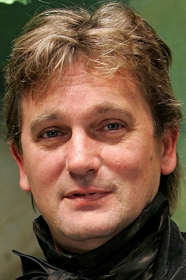 Simon Shepherd as Piers Garfield-Ward in Chancer