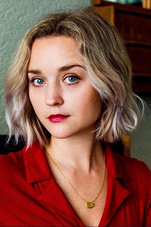 Florence Hall as Lee Miller in This Is Not a Murder Mystery