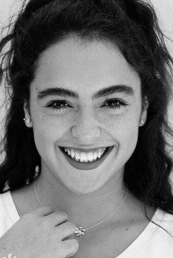 Patricia Maqueo as Lucía in Canta y no llores