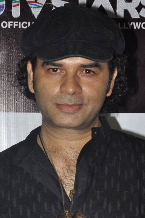 Mohit Chauhan as University Professor Haider Gilani in Dahleez