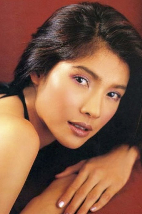 Kullasatree Siripongpreeda as Peang in Dark Side Romance