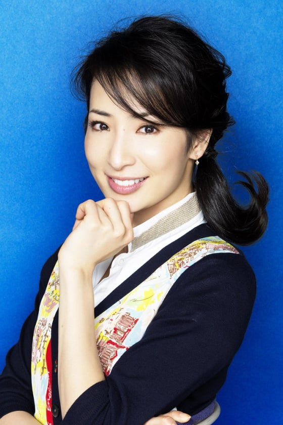 真飛聖 as Miyuki Komiyama in Residential Complex