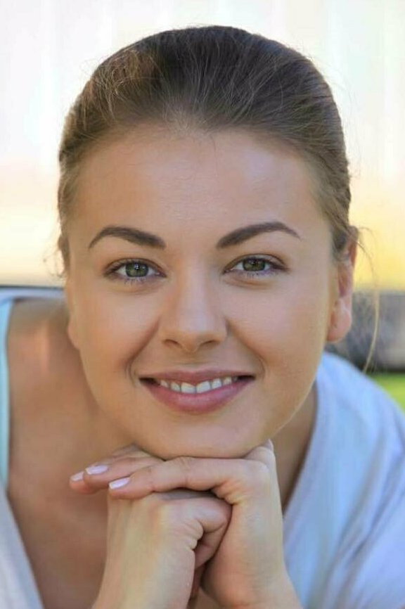 Олеся Фаттахова as Вера Лисицына (Лиса) in Fox