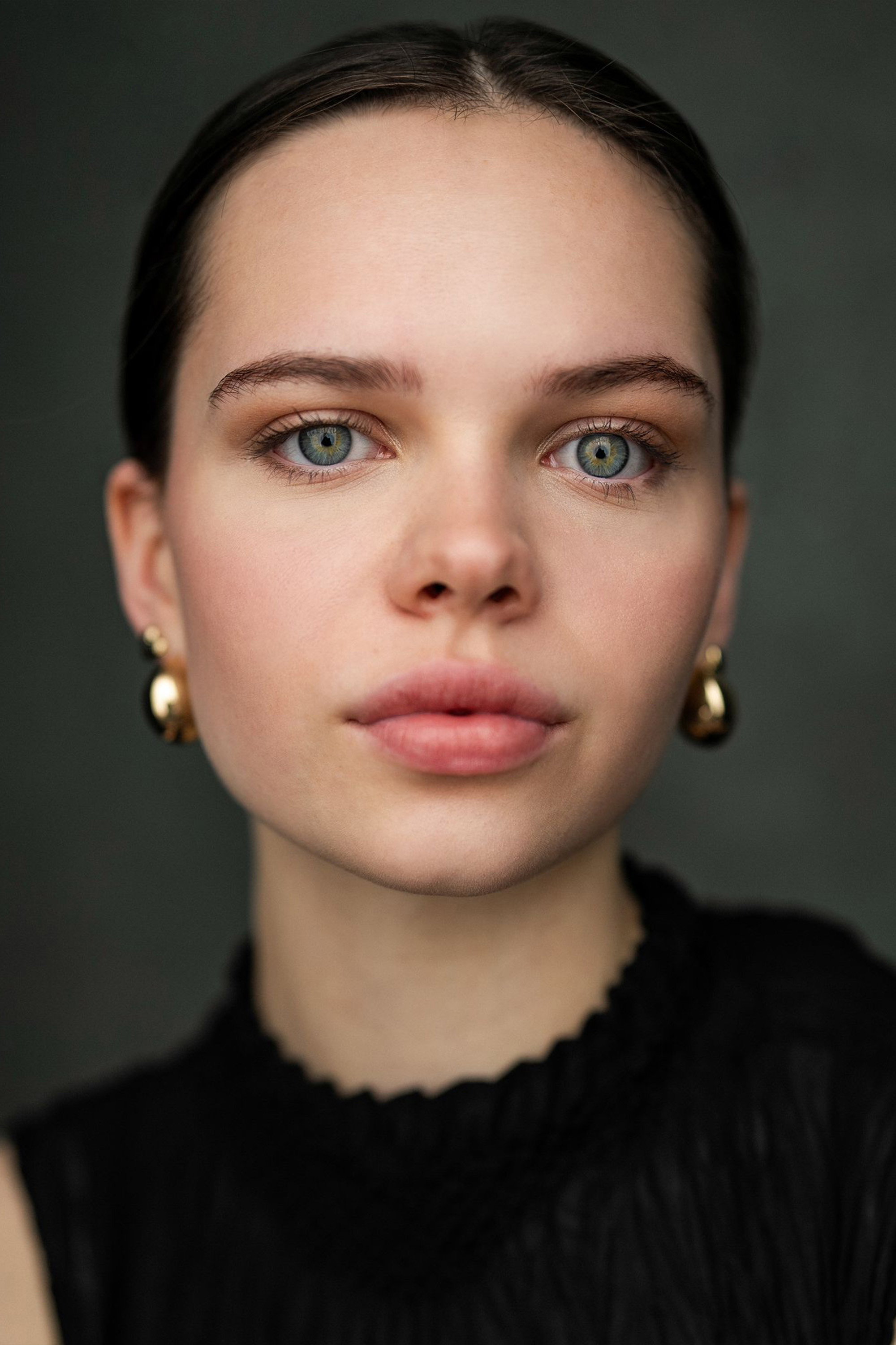 Eloise Middleton-Comfort as Pandora Dupont in Pandora