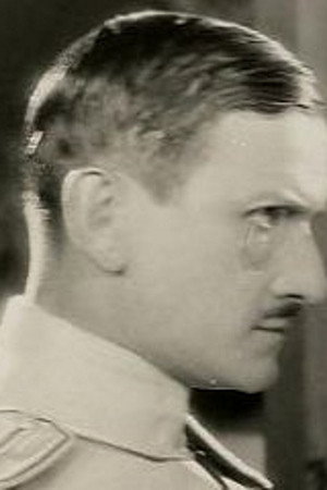 Ullrich Haupt as Perkins in Skinner's Dress Suit