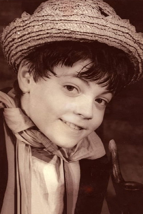 Hayrettin Aslan as Cengiz in Yedi Evlat İki Damat