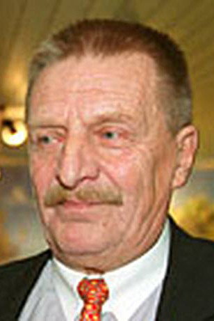 Matti Tuominen as Urmas Hakkarainen in Mooseksen perintö
