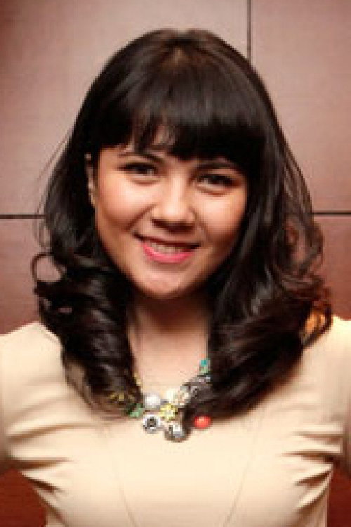 Anizabella Putri Lesmana as Vla in Queen Bee