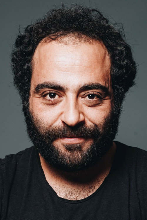 Süleyman Kabaali as Hamamcı in The Festival of Troubadours