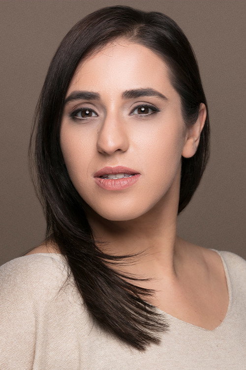 Ceren Taşçı as Ayhan Işık in Daydreamer