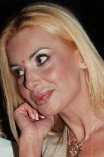 Γιούλη Μπάρκα as Vicky in Infidelities with... Doctor's Prescription
