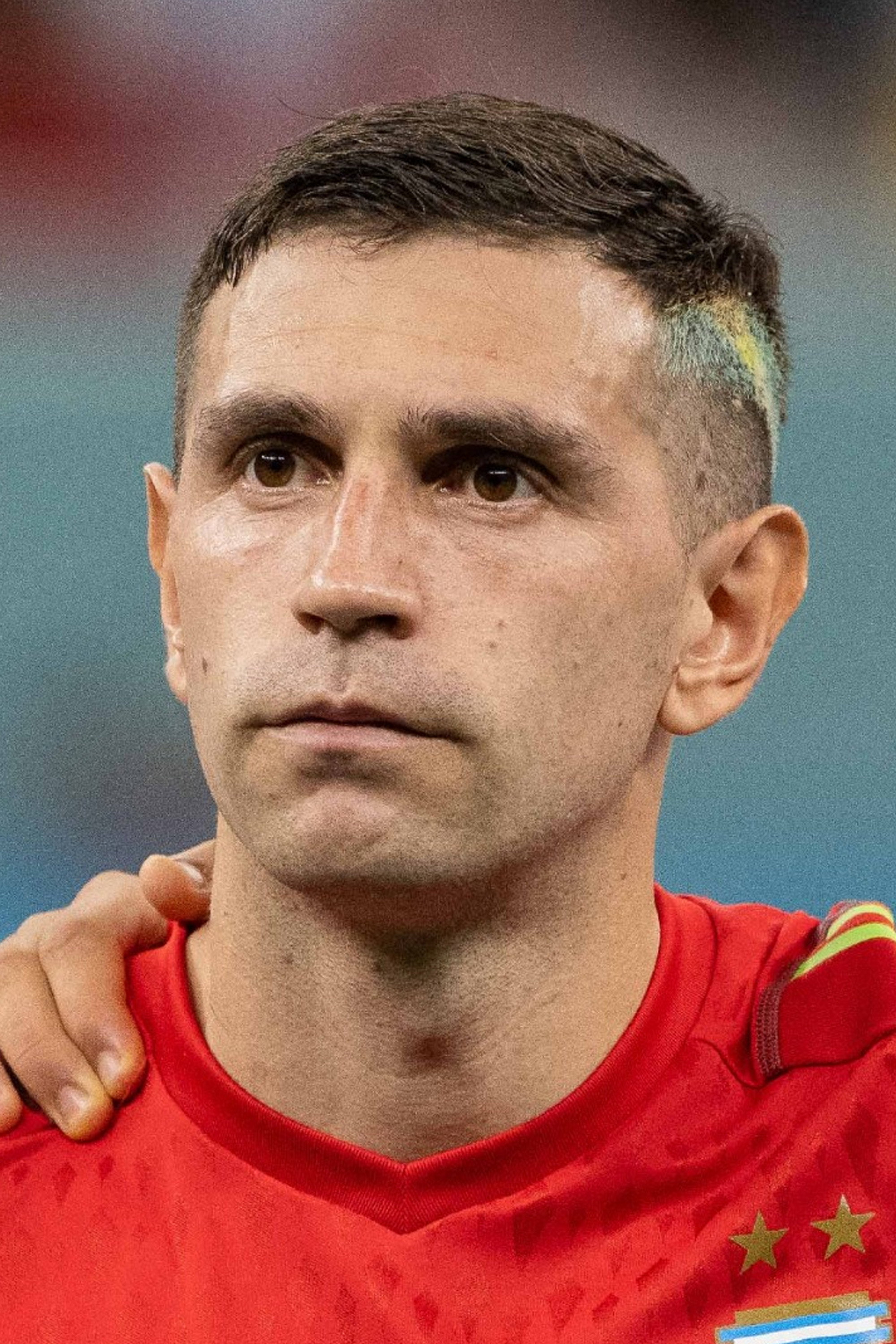 Emiliano Martínez as Self in Ángel Di María: Breaking Down the Wall