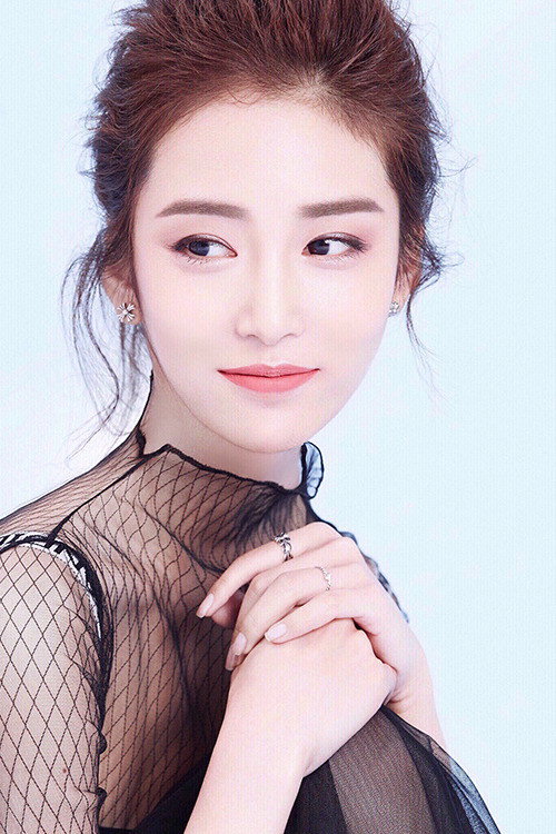 范夢 as Shen Qingqing in Detective Dee and The Red Eye