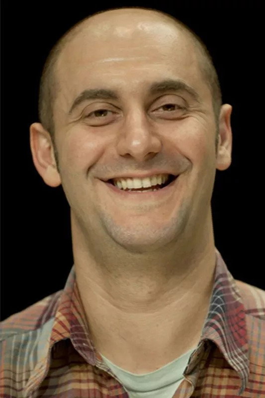 Aşkın Şenol as Hasan in Five Cities