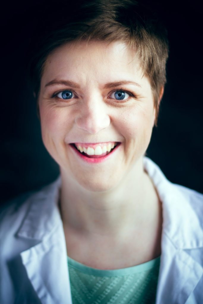 Hetty Helsmoortel as Self - Host in Nerdland voor Kleine Nerds