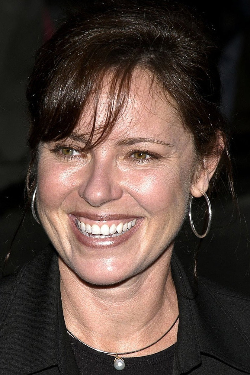 Lisa Darr as Rachel Brennan in Flesh 'n' Blood
