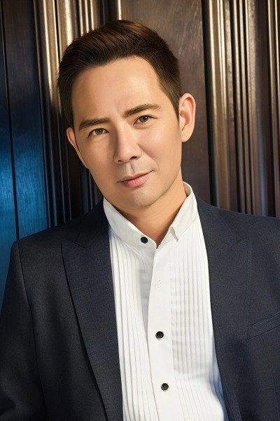 Scott Wang as Peng Jin Rong in That Flower, That Sea