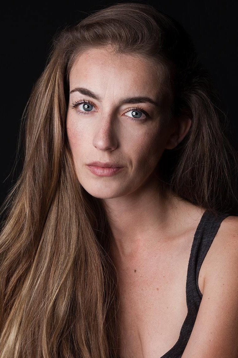 Joana Hilário as Maya in Ico