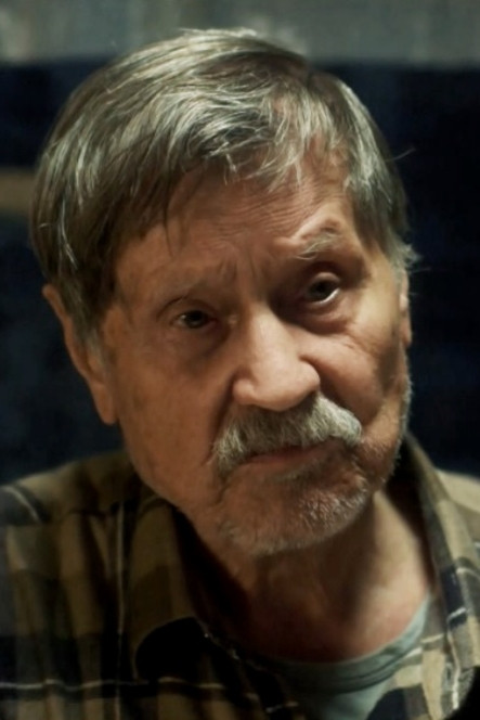 Николай Сморчков as director of the animal farm in Polar Fox Napoleon III