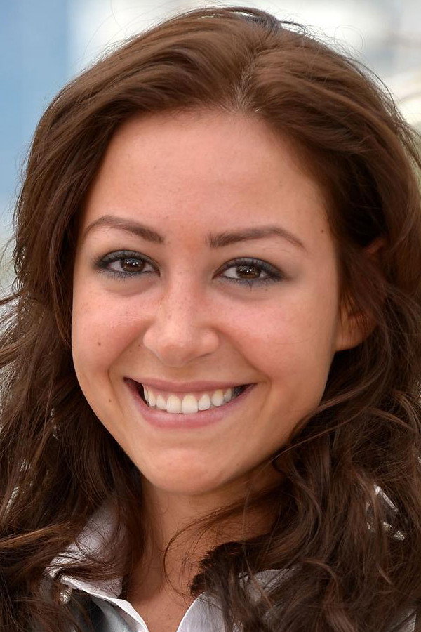 Menna Shalabi as Layla in Fi Kol Osboa' Youm Gom'a