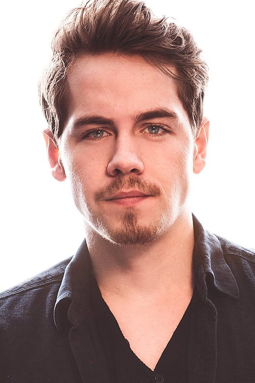 Munro Chambers as Charlie Bishop in Country Crush