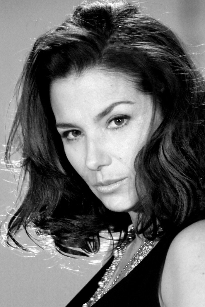 Katty Kowaleczko as Myriam González in Once Comida