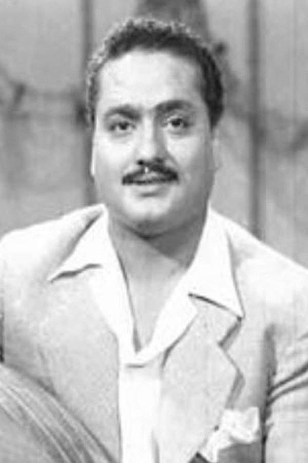 Mohamed Kandeil as غناء in Aziza