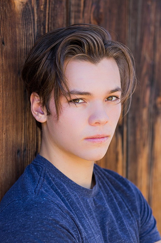 Joshua Hoffman as Jason Pollack in Dead Night