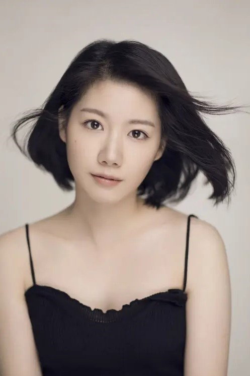 Ting Wang as Han Miao in Fall in You