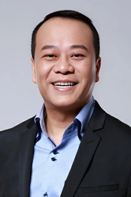 歐陽震華 as 闵天赐 Man Tin-Tzi in Fathers and Sons