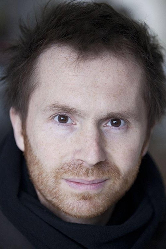 Quentin Ogier as Oscar in Confontafagionfion