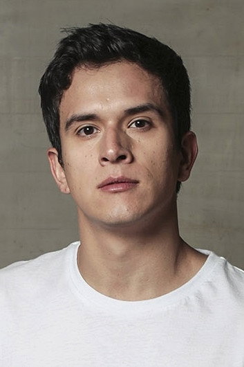 Juan Carlos Maldonado as Carlos in Consagración