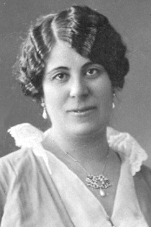 Maria Toromanova-Hmelik as Baba Tranka in Under the Old Sky