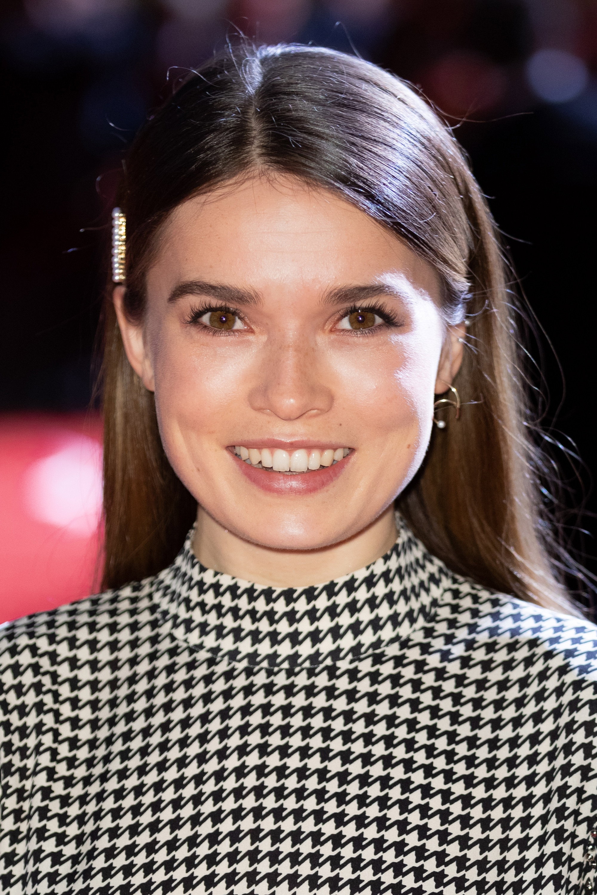 Zoe Moore as Eva Böhnkamp in Mutter, Kutter, Kind