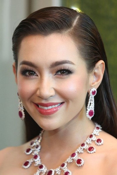 ราณี แคมเปญ as Nuea Nang in Flame of Chimplee
