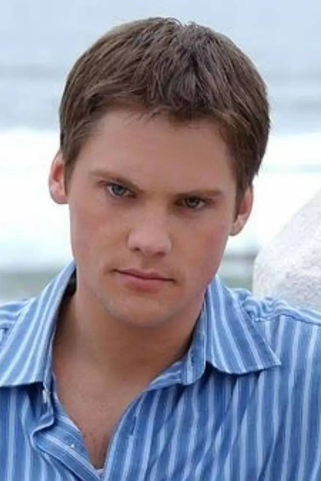 Teddy Dunn as Brandon in Sen Anlat Karadeniz