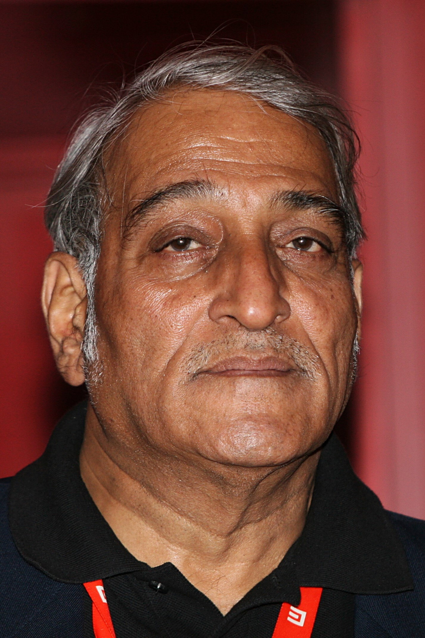 Mohan Agashe as Dadasaheb Saswadkar in Chandramukhi