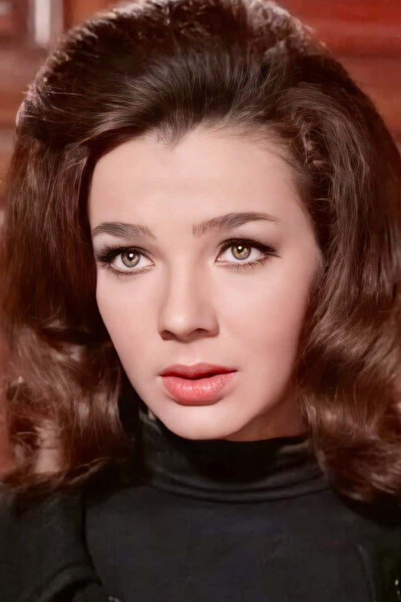 Alicia Bonet as Maribel in Rubí