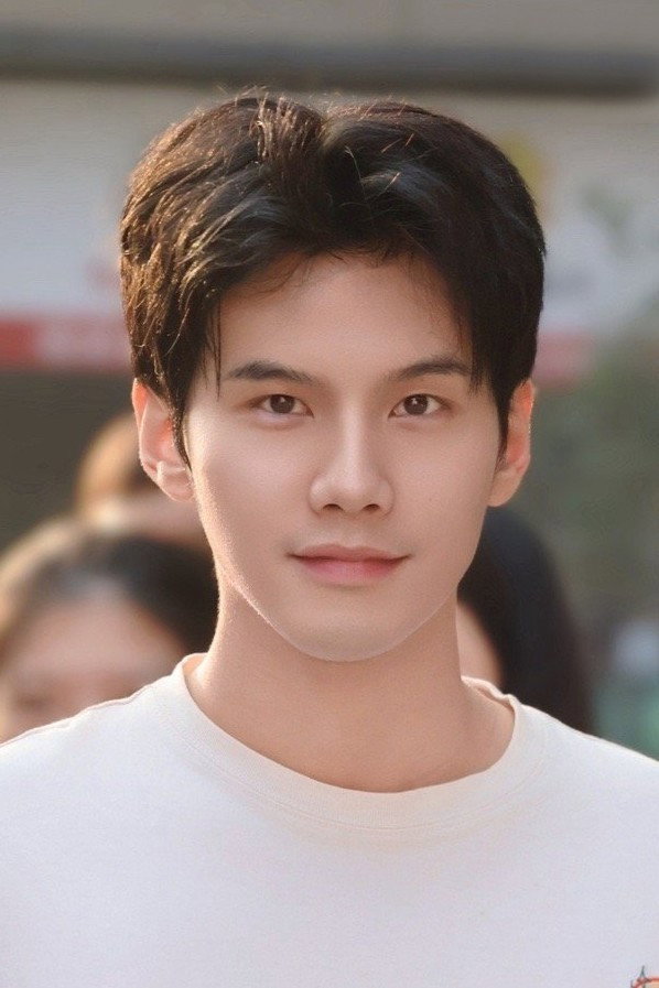 叶啸秋 as Ma Yuteng in Spring Love Letter