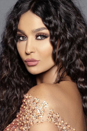 Rawaa Yassin as صفاء in Enta Omry