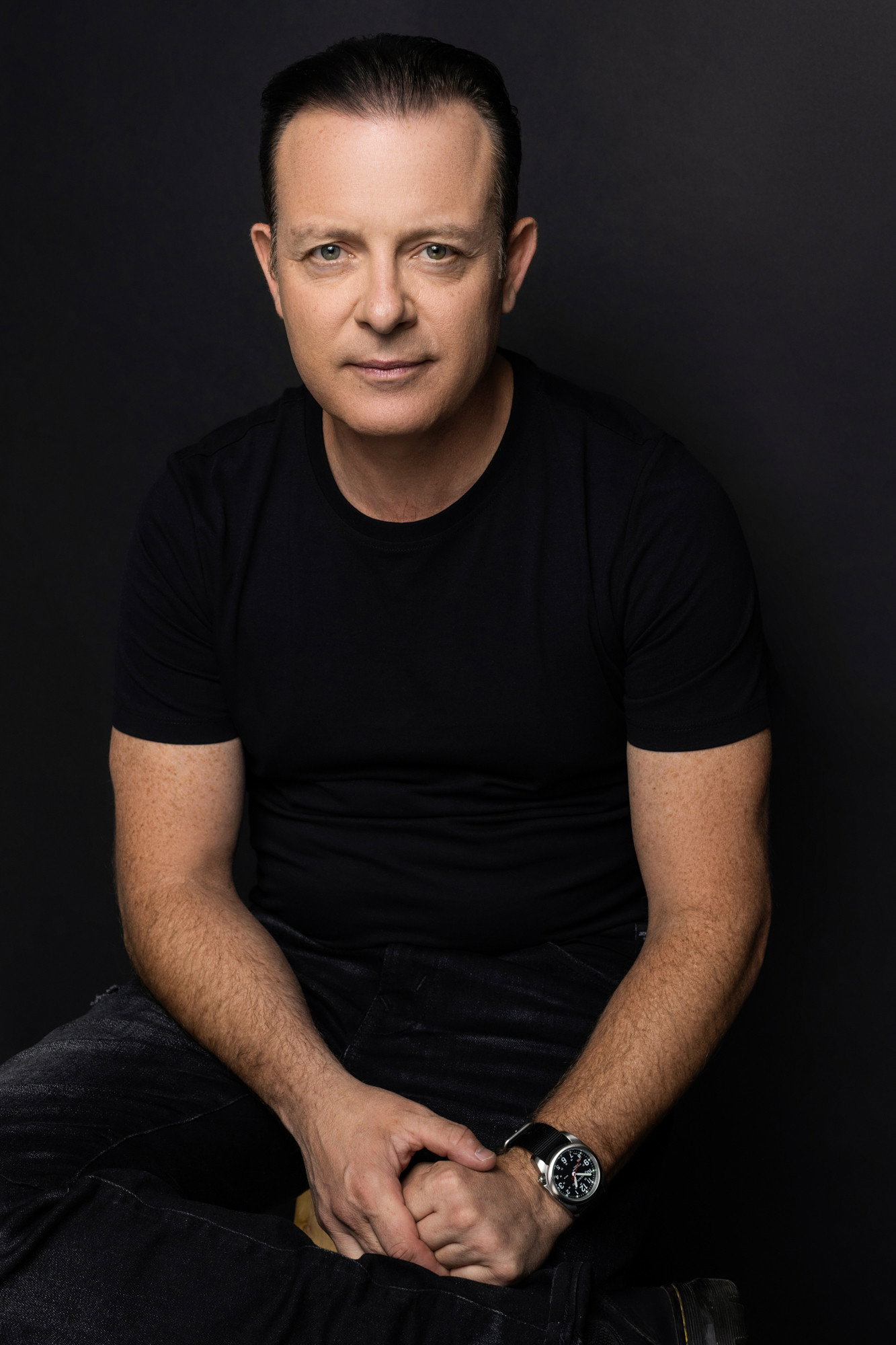 Douglas Vermeeren as Ricardo Ávila in A Farewell to Youth