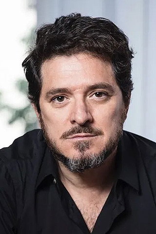 Guilherme Piva as Guardador Oficial do Prefeito in Sofá
