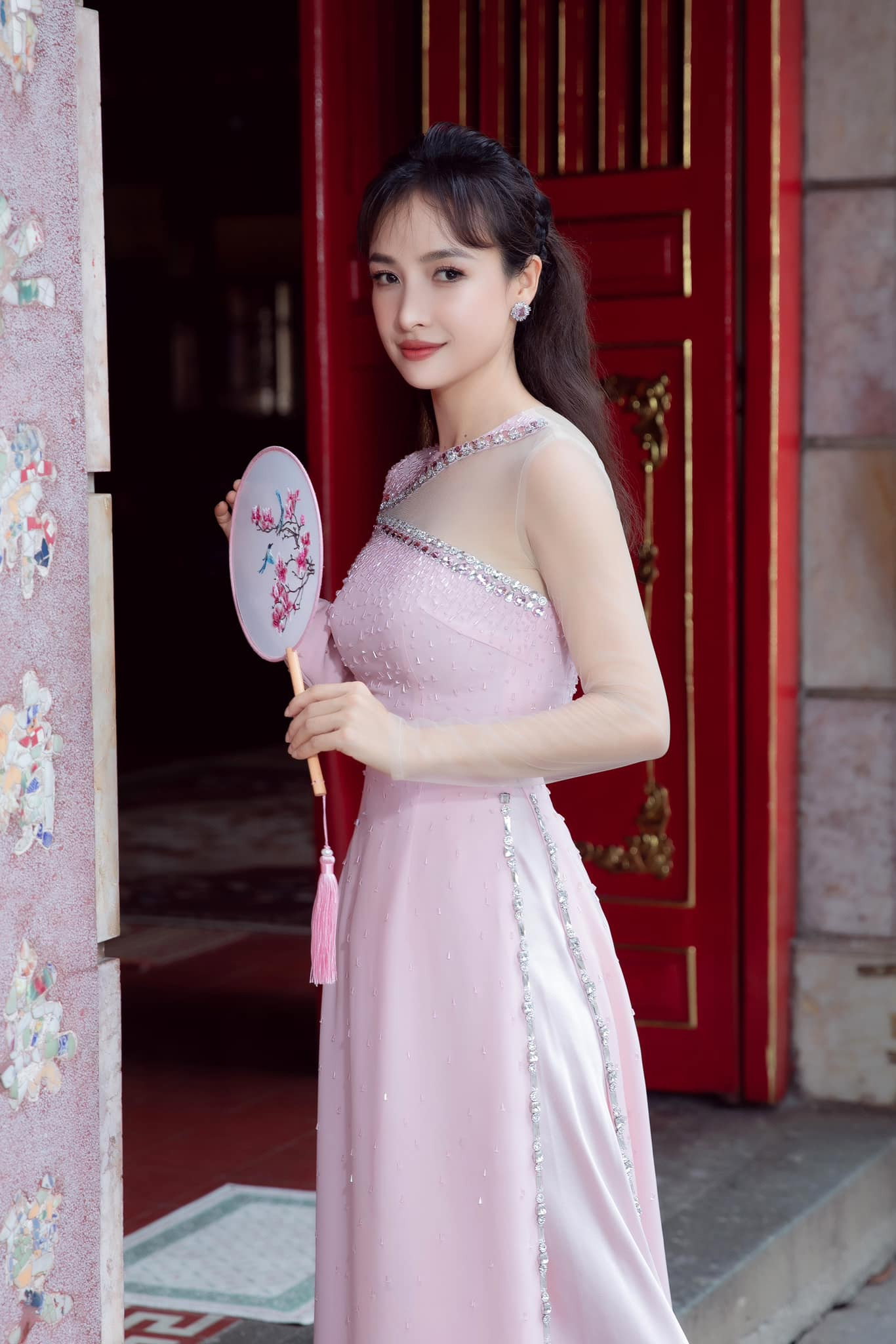 Lê Bê La as Lan Hương in Vietnamese Horror Story