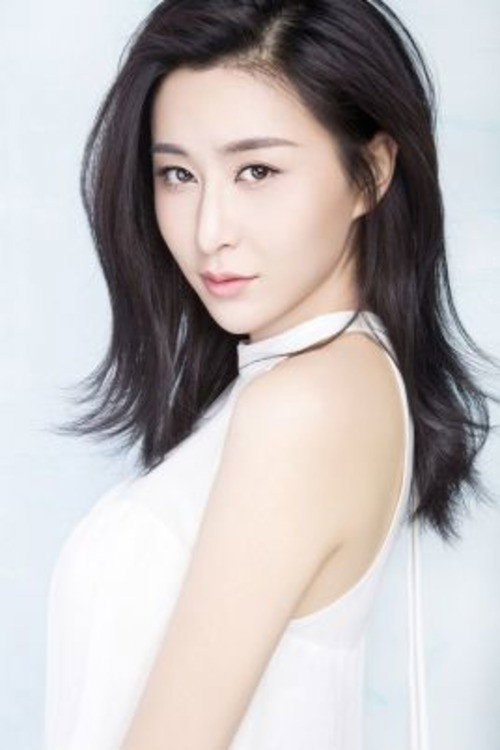 Shao Xingying as Bai Yinruo in Maid Escort