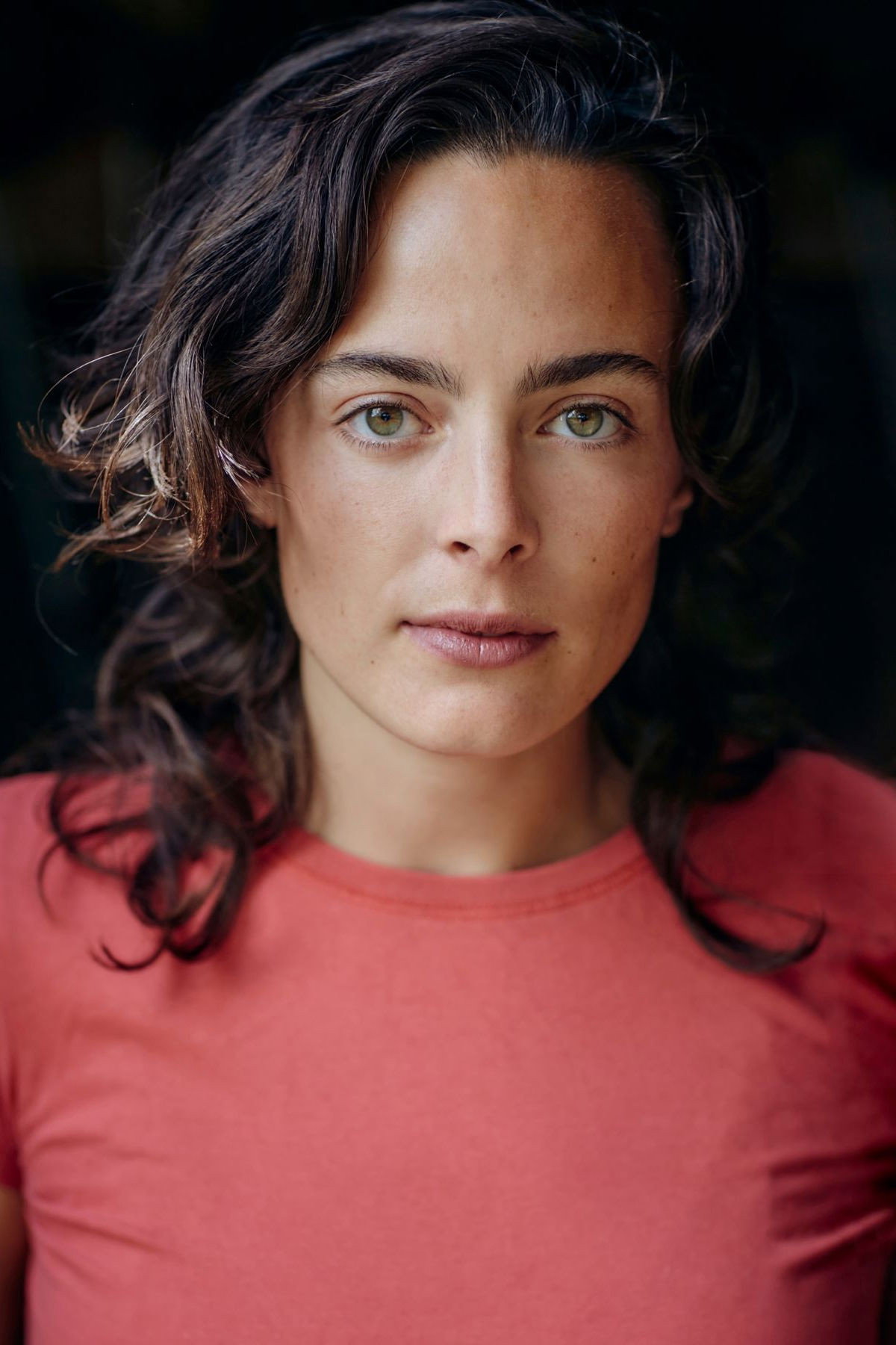 Pauline Fusban as Leni in Hambre