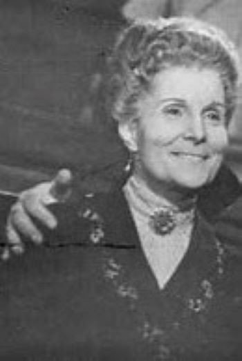 Ilde Pirovano as Doña Julia in Story of a rope